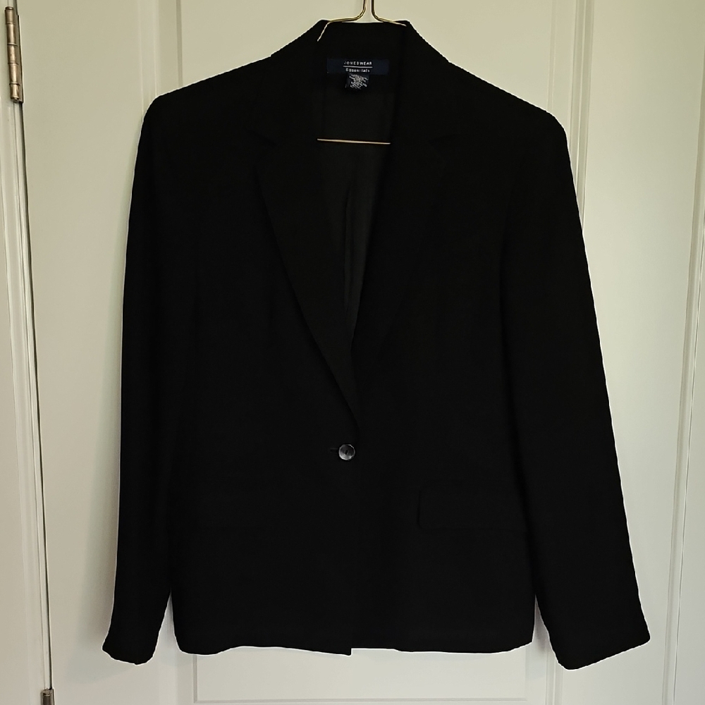 Jones Wear Black Blazer